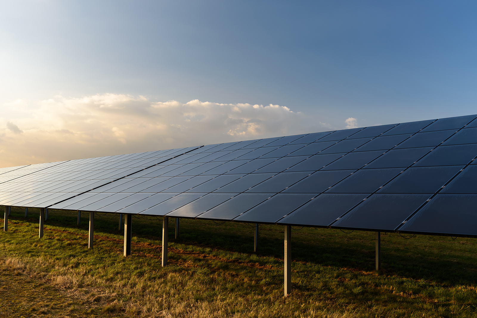 Énergie solaire photovoltaïque : fonctionnement, enjeux et
